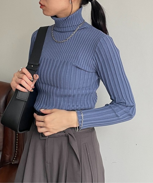 Thevon（ゼボン）の「裏リブタートルニットプルオーバー（ニット/セーター・レディース・オレンジ/ブルー/アイボリー/モカ/ブラック/オフホワイト・FREE）」の14枚目の写真