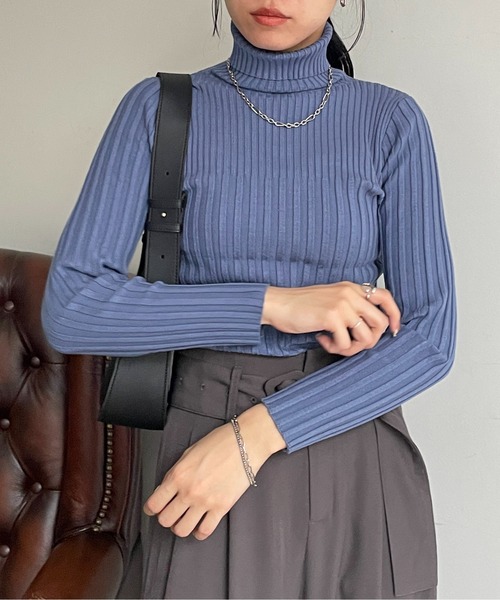 Thevon（ゼボン）の「裏リブタートルニットプルオーバー（ニット/セーター・レディース・オレンジ/ブルー/アイボリー/モカ/ブラック/オフホワイト・FREE）」の16枚目の写真