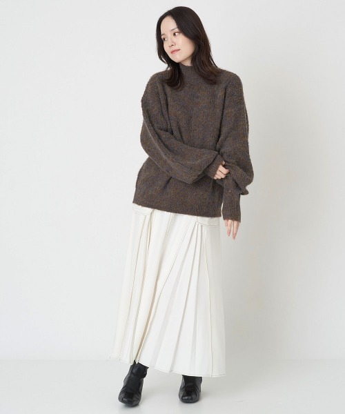 A de a.v.v（アードアー・ヴェ・ヴェ）の「アームウォーマー風ハイネックプルオーバー（ニット/セーター・レディース・オレンジ系その他/アイボリー・39）」の6枚目の写真