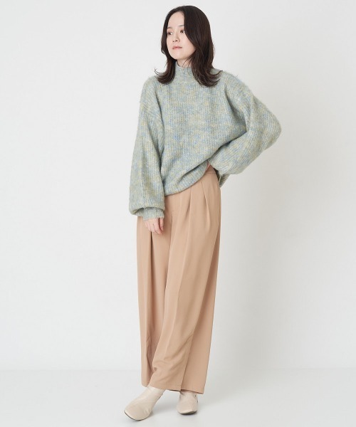 A de a.v.v（アードアー・ヴェ・ヴェ）の「アームウォーマー風ハイネックプルオーバー（ニット/セーター・レディース・オレンジ系その他/アイボリー・39）」の4枚目の写真