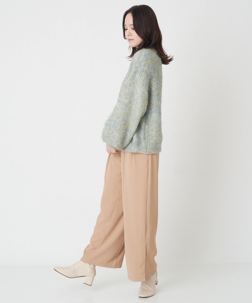 A de a.v.v（アードアー・ヴェ・ヴェ）の「アームウォーマー風ハイネックプルオーバー（ニット/セーター・レディース・オレンジ系その他/アイボリー・39）」の5枚目の写真