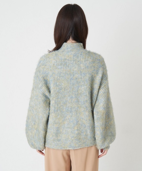 A de a.v.v（アードアー・ヴェ・ヴェ）の「アームウォーマー風ハイネックプルオーバー（ニット/セーター・レディース・オレンジ系その他/アイボリー・39）」の12枚目の写真