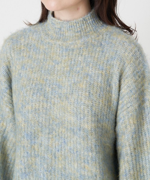 A de a.v.v（アードアー・ヴェ・ヴェ）の「アームウォーマー風ハイネックプルオーバー（ニット/セーター・レディース・オレンジ系その他/アイボリー・39）」の13枚目の写真