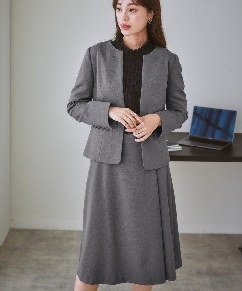 7days Life Styling(セブンデイズライフスタイリング)の「洗える・ストレッチ ウール調スカートスーツ(キーネックノーカラージャケット+ラップ風セミフレアスカート)(スーツセット・レディース・ブラック/グレー系/ネイビー・M/L/3L/S/LL/5L/4L/6L/8L)」の8枚目の写真