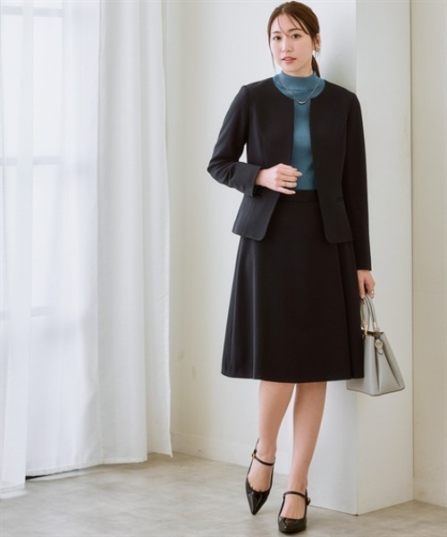 7days Life Styling(セブンデイズライフスタイリング)の「洗える・ストレッチ ウール調スカートスーツ(キーネックノーカラージャケット+ラップ風セミフレアスカート)(スーツセット・レディース・ブラック/グレー系/ネイビー・M/L/3L/S/LL/5L/4L/6L/8L)」の9枚目の写真