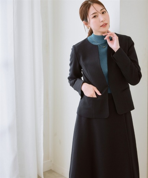 7days Life Styling(セブンデイズライフスタイリング)の「洗える・ストレッチ ウール調スカートスーツ(キーネックノーカラージャケット+ラップ風セミフレアスカート)(スーツセット・レディース・ブラック/グレー系/ネイビー・M/L/3L/S/LL/5L/4L/6L/8L)」の10枚目の写真