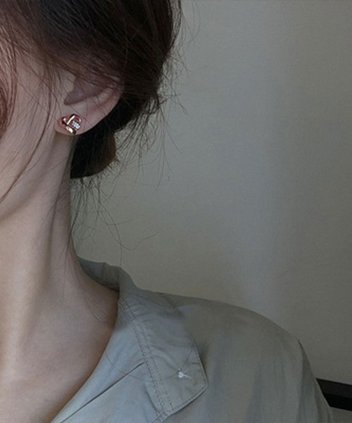 yu-ka（ユーカ）の「YU-KA:デザインハートピアス（ピアス（両耳用）・レディース・ピンクゴールド・FREE）」の2枚目の写真