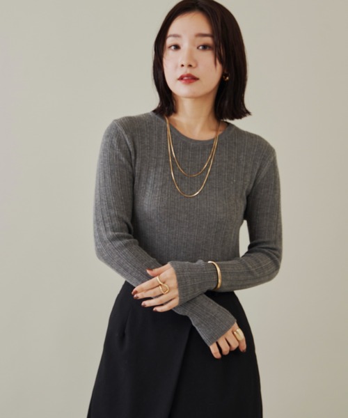 Shelly island（シェリーアイランド）の「クルーネックリブニットトップス（ニット/セーター・レディース・グレー/ブラック/ホワイト・FREE）」の7枚目の写真