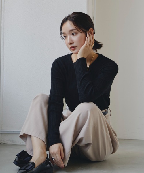 Shelly island（シェリーアイランド）の「クルーネックリブニットトップス（ニット/セーター・レディース・グレー/ブラック/ホワイト・FREE）」の22枚目の写真