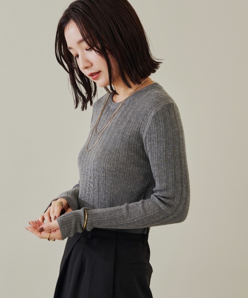 Shelly island（シェリーアイランド）の「クルーネックリブニットトップス（ニット/セーター・レディース・グレー/ブラック/ホワイト・FREE）」の4枚目の写真