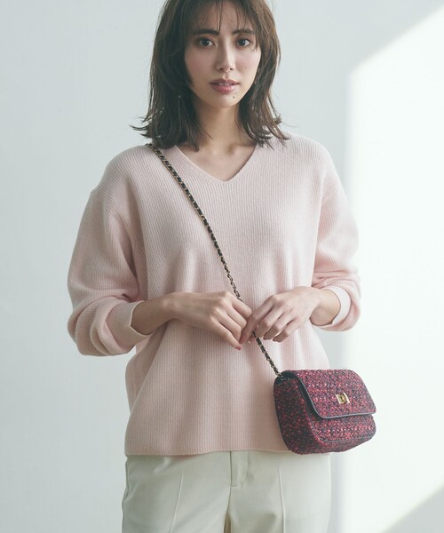 23区(ニジュウサンク)の「【洗える】ウールカシミヤ Vネック ニット(ニット/セーター・レディース・ライラック系/スカイブルー系/ブラック系/イエロー系/ベージュ系/ピンク系・32)」の6枚目の写真