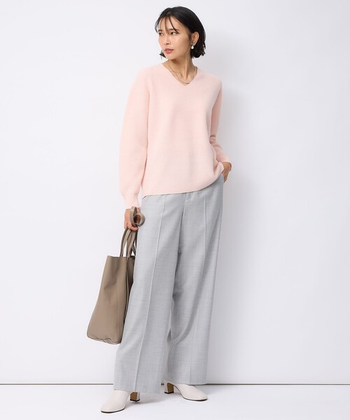23区(ニジュウサンク)の「【洗える】ウールカシミヤ Vネック ニット(ニット/セーター・レディース・ライラック系/スカイブルー系/ブラック系/イエロー系/ベージュ系/ピンク系・32)」の7枚目の写真