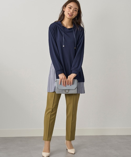 BELLUNA PLUS(ベルーナ)の「裾プリーツ切替ワイドネックチュニック(チュニック・レディース・カーキ系/ネイビー系/ブラック系・X-LARGE/LARGE/MEDIUM)」の20枚目の写真