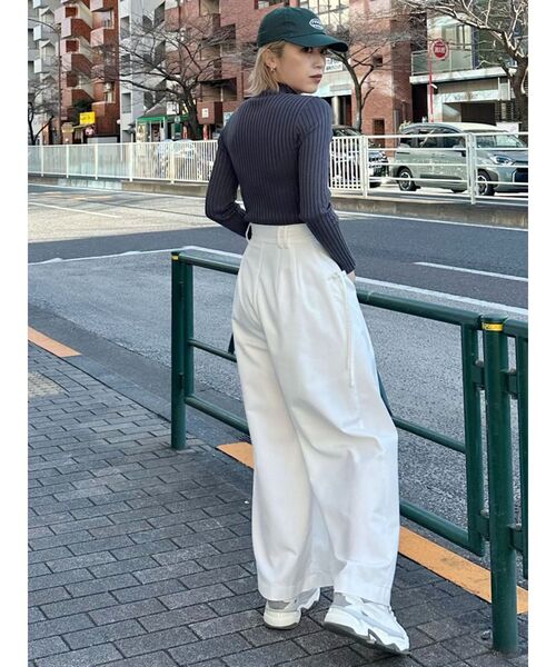 MURUA（ムルーア）の「ワイドリブニット（ニット/セーター・レディース・ダークグレー/ホワイト/ライトグリーン・FREE）」の9枚目の写真