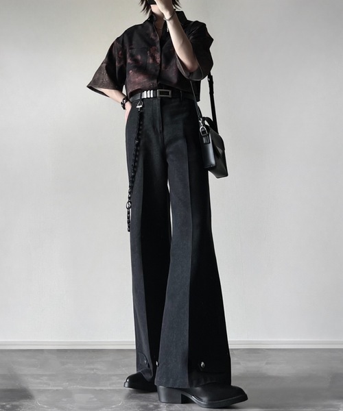 ADRER(アドラー)の「extra quality wide flare pants / エクストラクオリティワイドフレアパンツ(デニムパンツ・メンズ・ブルー/ブラック/ブラック系その他/ブラック系2/ブルー系1/ブラック系1/ブラック系3/ブルー系2・XX-SMALL/X-SMALL/SMALL/MEDIUM/LARGE)」の15枚目の写真