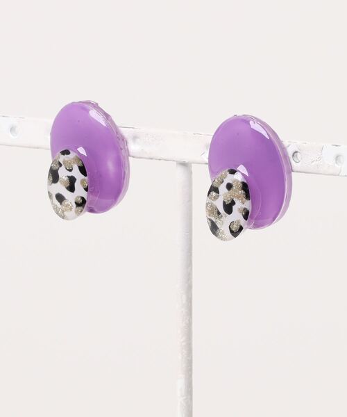 tone(トーン)の「【kun】大人かわいい牛柄ピアス(MA)(ピアス(両耳用)・レディース・イエロー/グリーン/レッド/ピンクベージュ/グレー/ターコイズブルー/シルバー/オレンジ/パープル/ブラウン/イエローゴールド・FREE)」の1枚目の写真