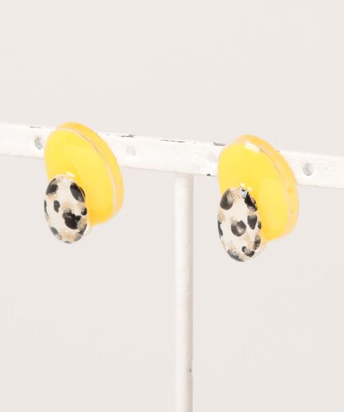 tone(トーン)の「【kun】大人かわいい牛柄ピアス(MA)(ピアス(両耳用)・レディース・イエロー/グリーン/レッド/ピンクベージュ/グレー/ターコイズブルー/シルバー/オレンジ/パープル/ブラウン/イエローゴールド・FREE)」の6枚目の写真
