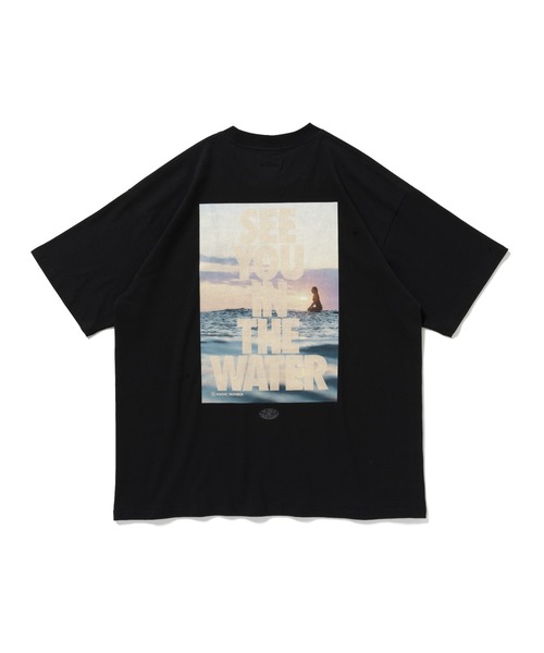MAGIC NUMBER(マジック ナンバー)の「【MAGIC NUMBER】SEE YOU IN YHE WATER ART by Nachos(Tシャツ/カットソー・メンズ・サックスブルー/ブラック/ホワイト・LARGE/X-LARGE/MEDIUM)」の13枚目の写真