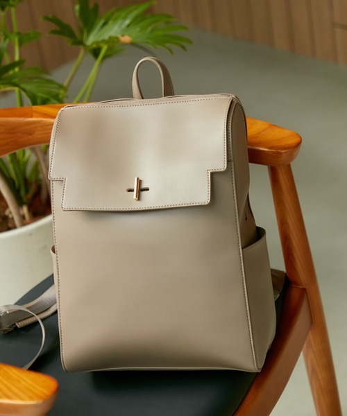 VIS(ビス)の「【A4対応・PC収納OK】6ポケットリュック(バックパック/リュック・レディース・キナリ/ブラック/ベージュ系その他・FREE)」の3枚目の写真