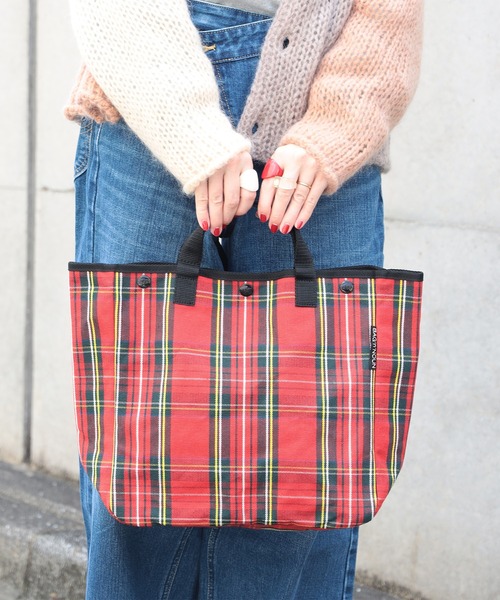 BAG'n'NOUN（バッグンナウン）の「BAG'n'NOUN / HOMES BAY CITY（トートバッグ・レディース・ネイビー/レッド・ONE SIZE）」の4枚目の写真