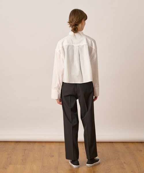 ALLUMER（アリュメール）の「コットンローンワイドシルエットクロップドシャツ（シャツ/ブラウス・レディース・ブラック/ホワイト・1）」の11枚目の写真