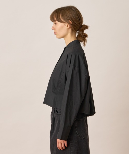 ALLUMER（アリュメール）の「コットンローンワイドシルエットクロップドシャツ（シャツ/ブラウス・レディース・ブラック/ホワイト・1）」の15枚目の写真