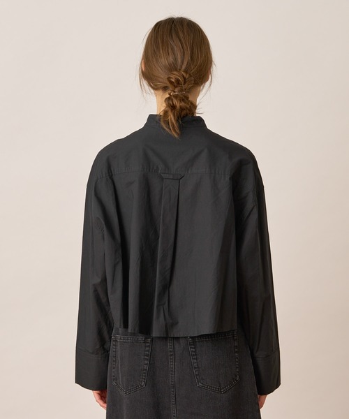 ALLUMER（アリュメール）の「コットンローンワイドシルエットクロップドシャツ（シャツ/ブラウス・レディース・ブラック/ホワイト・1）」の16枚目の写真