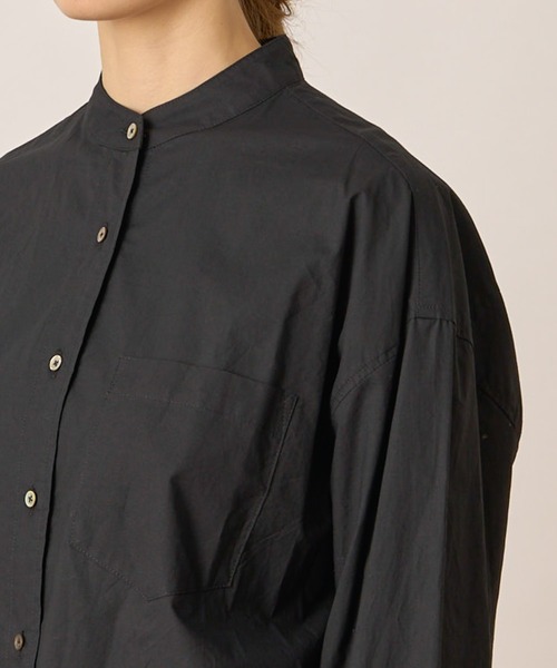 ALLUMER（アリュメール）の「コットンローンワイドシルエットクロップドシャツ（シャツ/ブラウス・レディース・ブラック/ホワイト・1）」の17枚目の写真