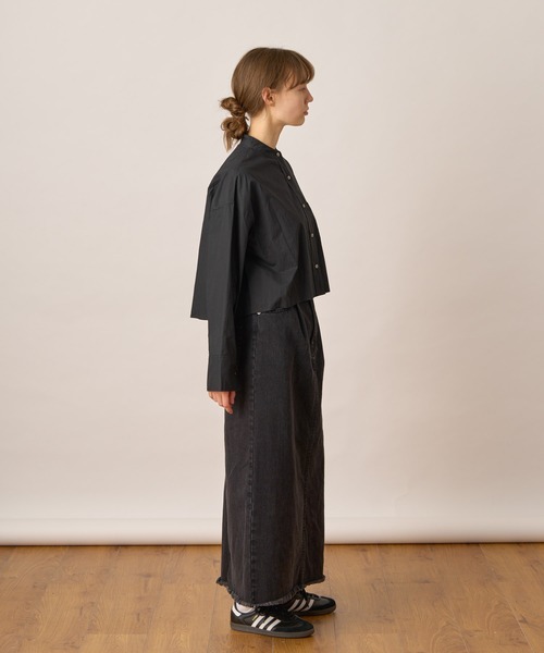 ALLUMER（アリュメール）の「コットンローンワイドシルエットクロップドシャツ（シャツ/ブラウス・レディース・ブラック/ホワイト・1）」の22枚目の写真