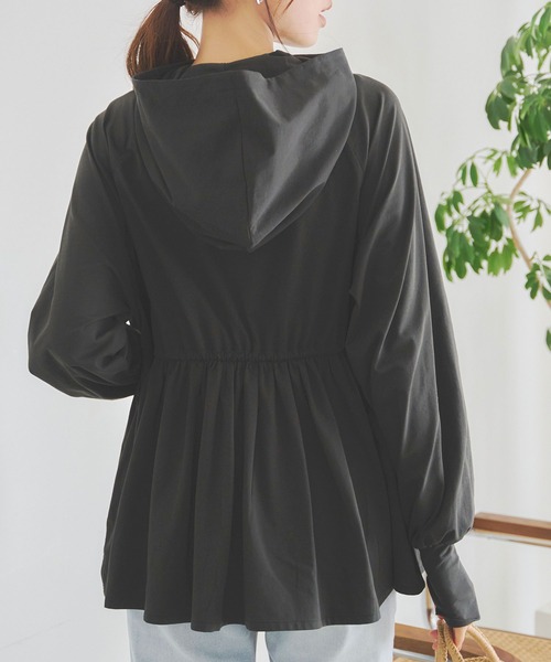 [ラッシュガード]指穴付きウエストストリング肩フリルパーカー