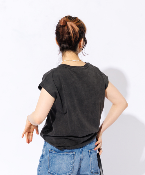 TICCA（ティッカ）の「【TICCA/ティッカ】別注ウォッシュ天竺フレンチロゴTシャツ（Tシャツ/カットソー・レディース・チャコールグレー/ホワイト・フリー）」の15枚目の写真