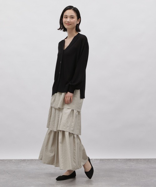 LAKOLE(ラコレ)の「シアーVネックカーディガン / 112100(カーディガン/ボレロ・レディース・イエロー/ブルー/ブラック・SMALL/MEDIUM)」の4枚目の写真