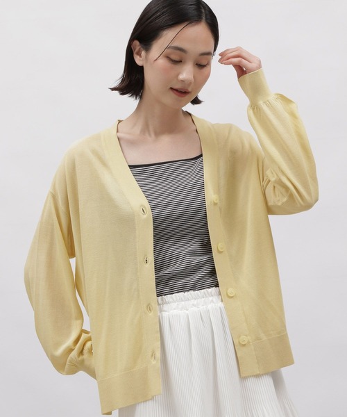 LAKOLE(ラコレ)の「シアーVネックカーディガン / 112100(カーディガン/ボレロ・レディース・イエロー/ブルー/ブラック・SMALL/MEDIUM)」の13枚目の写真