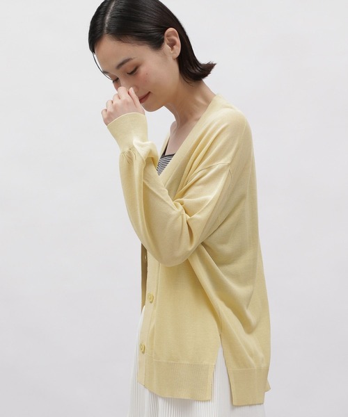 LAKOLE(ラコレ)の「シアーVネックカーディガン / 112100(カーディガン/ボレロ・レディース・イエロー/ブルー/ブラック・SMALL/MEDIUM)」の14枚目の写真
