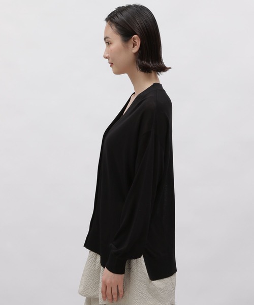 LAKOLE(ラコレ)の「シアーVネックカーディガン / 112100(カーディガン/ボレロ・レディース・イエロー/ブルー/ブラック・SMALL/MEDIUM)」の22枚目の写真