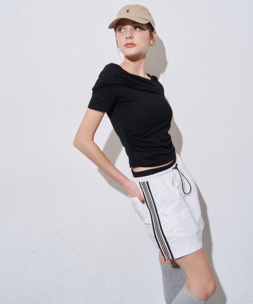 MOCOA'S(モコアズ)の「ワンショルギャザートップス(Tシャツ/カットソー・レディース・ホワイト/ブラック/ブルー/チャコール・FREE)」の19枚目の写真