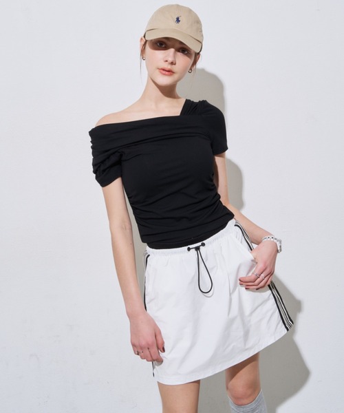 MOCOA'S(モコアズ)の「ワンショルギャザートップス(Tシャツ/カットソー・レディース・ホワイト/ブラック/ブルー/チャコール・FREE)」の15枚目の写真