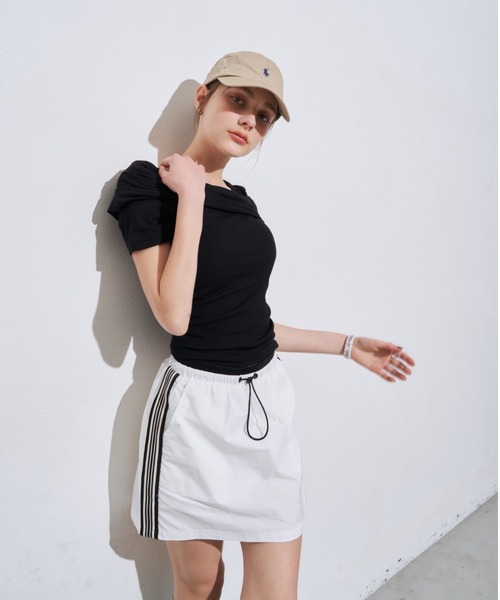 MOCOA'S(モコアズ)の「ワンショルギャザートップス(Tシャツ/カットソー・レディース・ホワイト/ブラック/ブルー/チャコール・FREE)」の17枚目の写真