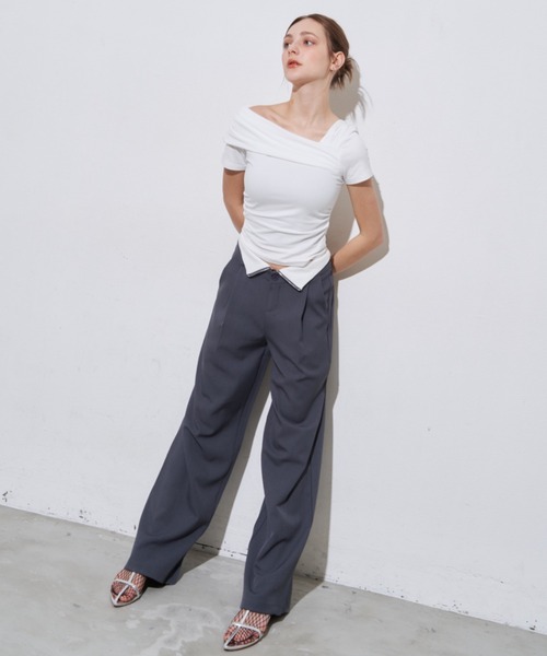 MOCOA'S(モコアズ)の「ワンショルギャザートップス(Tシャツ/カットソー・レディース・ホワイト/ブラック/ブルー/チャコール・FREE)」の11枚目の写真