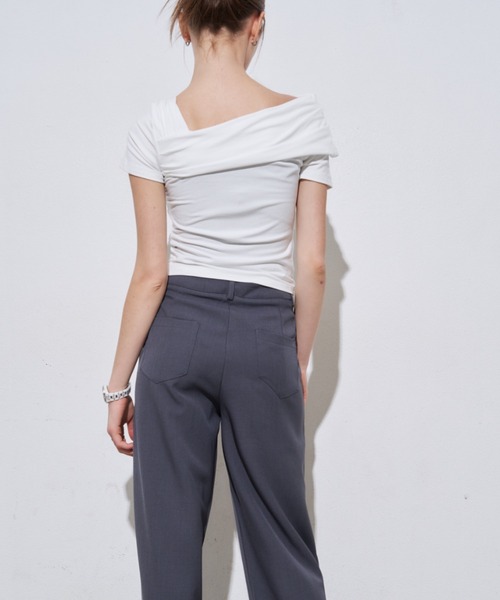 MOCOA'S(モコアズ)の「ワンショルギャザートップス(Tシャツ/カットソー・レディース・ホワイト/ブラック/ブルー/チャコール・FREE)」の10枚目の写真