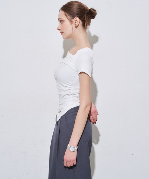 MOCOA'S(モコアズ)の「ワンショルギャザートップス(Tシャツ/カットソー・レディース・ホワイト/ブラック/ブルー/チャコール・FREE)」の7枚目の写真