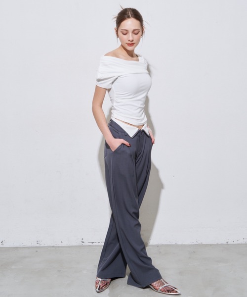 MOCOA'S(モコアズ)の「ワンショルギャザートップス(Tシャツ/カットソー・レディース・ホワイト/ブラック/ブルー/チャコール・FREE)」の13枚目の写真