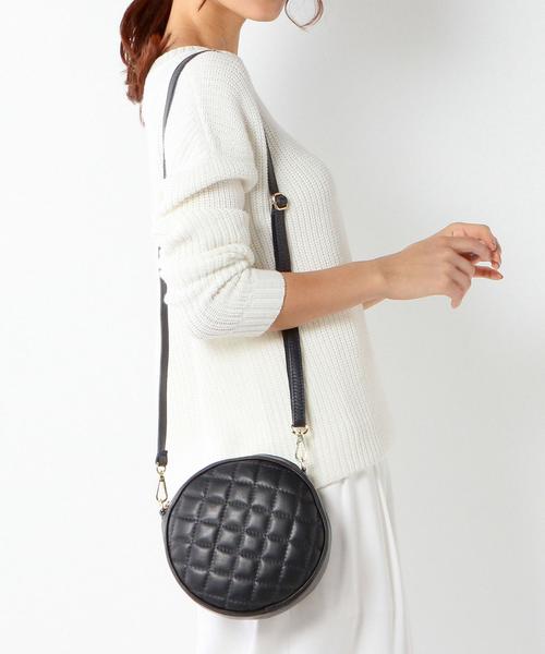 ODETTE E ODILE（オデットエオディール）の「M-V ラウンドキルトポシェット（ショルダーバッグ・レディース・ブラック/ネイビー・フリー）」の9枚目の写真