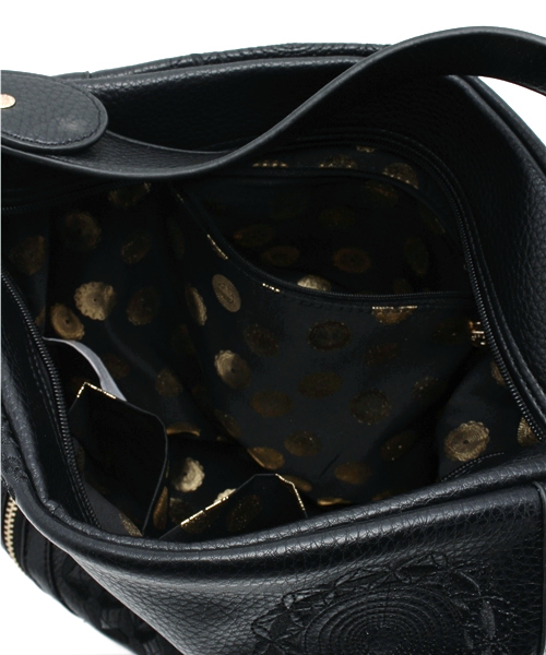 Desigual（デシグアル）の「★「Desigual/デシグアル」フェイクレザーショルダーバッグ（ショルダーバッグ・レディース・ブラック/レッド・ONE SIZE）」の8枚目の写真