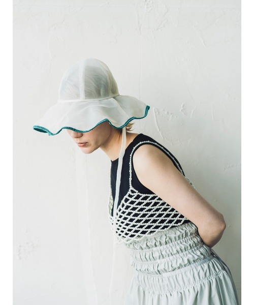 ORIENT MILLINERY(オリエント ミリナリー)の「rosemallow【ローズマロウ】シアーつば広ハット(ハット・レディース・グリーン/ホワイト/ベージュ/ブラック・FREE)」の7枚目の写真