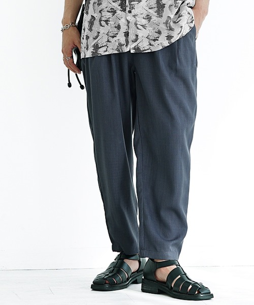 MinoriTY(マイノリティ)の「【MinoriTY】接触冷感テックリネンテーパードパンツ スラックス メンズ ワイドパンツ チノパン 夏服 ワイドシルエット(スラックス・メンズ・ブラック/ブルー/ブラウン/チャコール・S/M/L)」の2枚目の写真