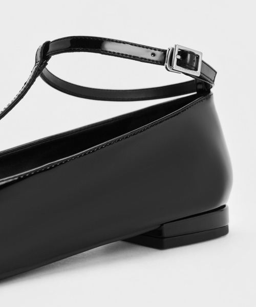 CHARLES & KEITH(チャールズ & キース)の「パテント Tバーアンクルストラップバレエフラット(バレエシューズ・レディース・ブラック系その他6/オフホワイト・22.5cm/23cm/23.5cm/24.5cm/25cm)」の9枚目の写真
