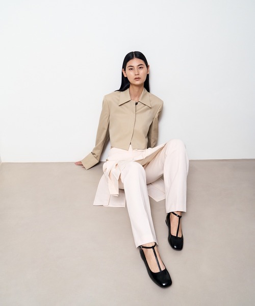 CHARLES & KEITH(チャールズ & キース)の「パテント Tバーアンクルストラップバレエフラット(バレエシューズ・レディース・ブラック系その他6/オフホワイト・22.5cm/23cm/23.5cm/24.5cm/25cm)」の12枚目の写真