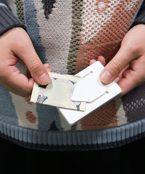 bpr BEAMS(ビーピーアール ビームス )の「ANAheim / Money Card(財布・メンズ・グリーン/ブルー/レッド・ONE SIZE)」の6枚目の写真