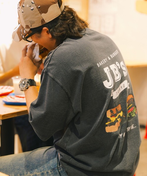 RAGEBLUE（レイジブルー）の「【JBｓ】JBｓコラボ/イラストプリントオーバーサイズTシャツ（Tシャツ/カットソー・メンズ・ホワイト/オリーブ/ダークグレー・MEDIUM/LARGE）」の16枚目の写真